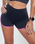 Short empina bumbum de viés