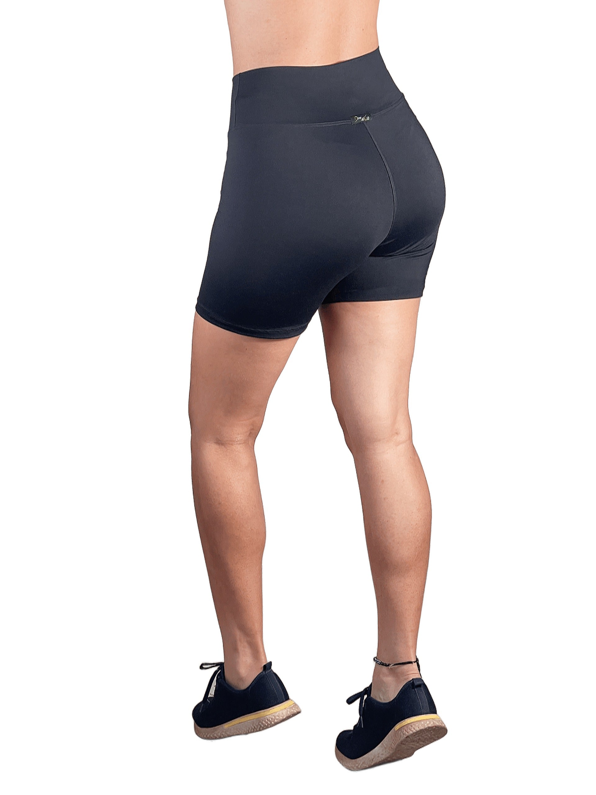 Short Basico